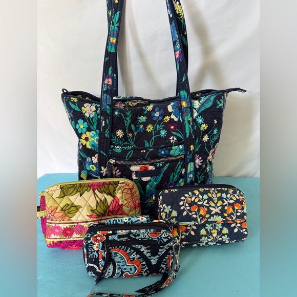 4pc Vera Bradley EUC tote bundle - Picture 1 of 10
